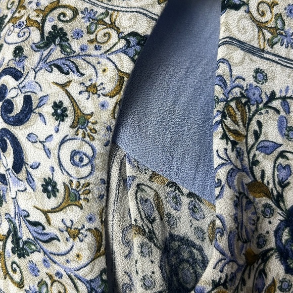 Massimo Dutti blue floral patterned keyhole top f1 - Picture 8 of 8